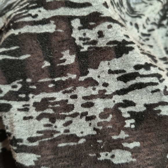 3/$10⭐ Harley Davidson v-neck t-shirt, women's small, black and gray - Picture 6 of 10